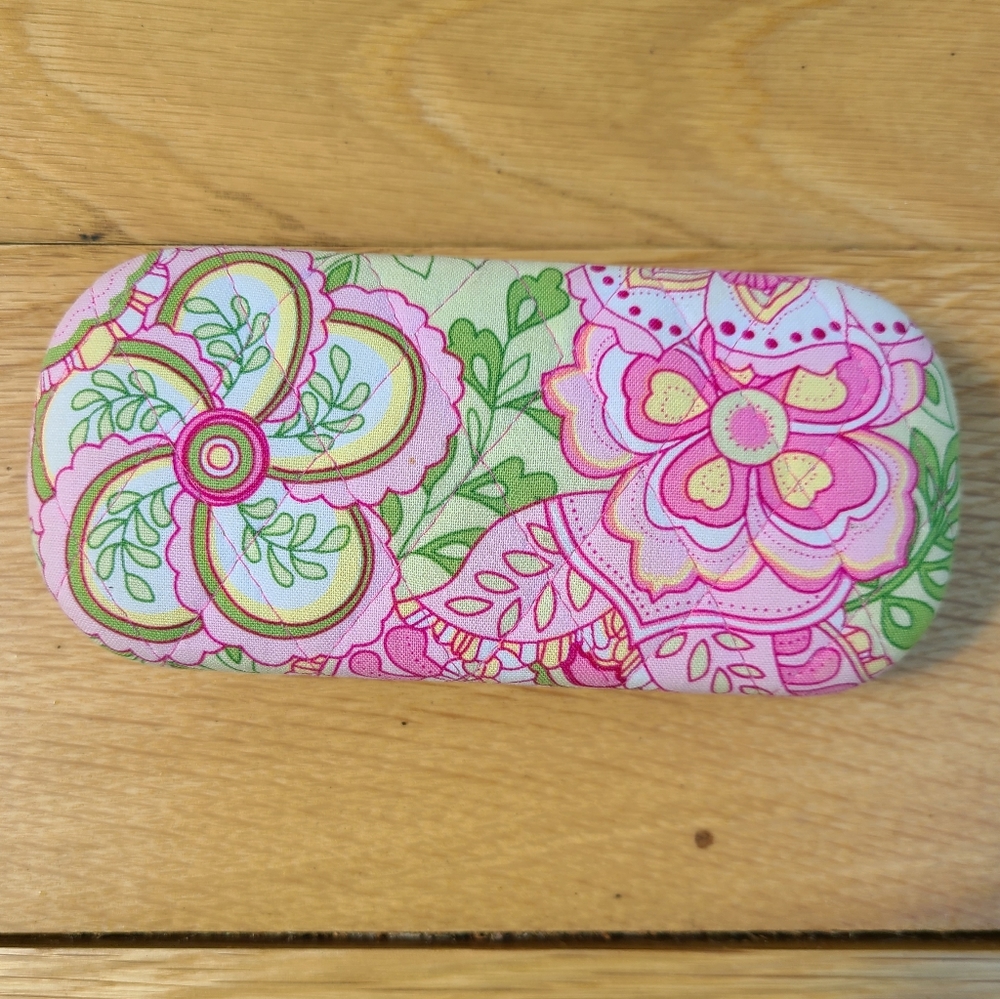 Vera Bradley Hard Clam Shell Eyeglass Case Petal